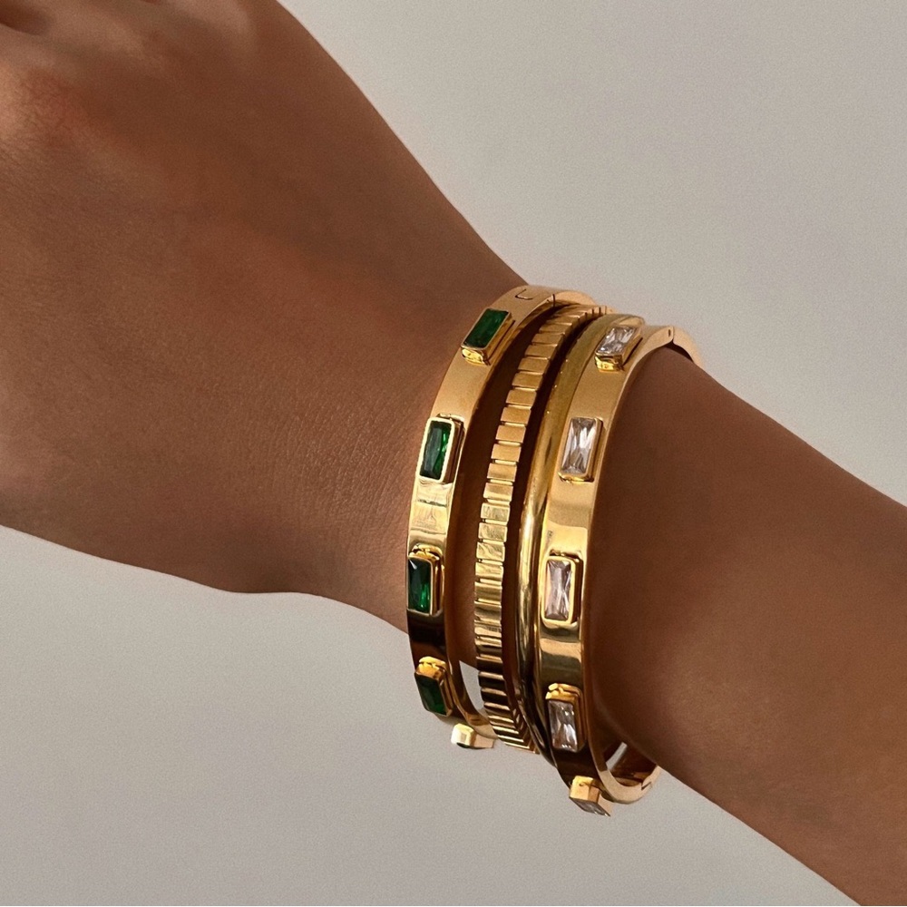 18K Gold Bangle Bracelet*High Gloss Finish*Simulated Diamond* Waterproof* - Picture 4 of 4